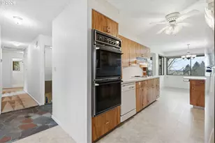 1010 NE 65th St, Vancouver, WA 98665 - Photo 8