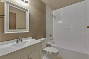 324 SE 30th Ave, Hillsboro, OR 97123 - Photo 16