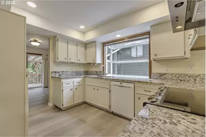 324 SE 30th Ave, Hillsboro, OR 97123 - Photo 12