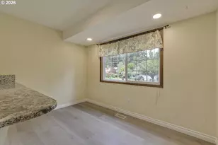 324 SE 30th Ave, Hillsboro, OR 97123 - Photo 14