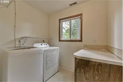 324 SE 30th Ave, Hillsboro, OR 97123 - Photo 24