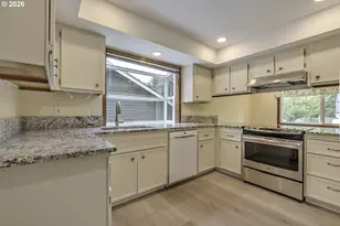 324 SE 30th Ave, Hillsboro, OR 97123 - Photo 10