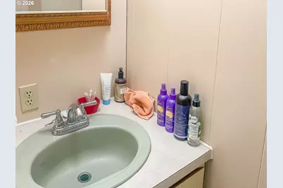 8 NE Mary Ann Ln, Roseburg, OR 97470 - Photo 16