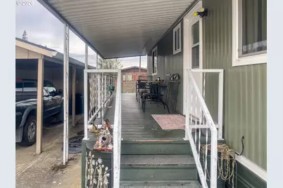 8 NE Mary Ann Ln, Roseburg, OR 97470 - Photo 4