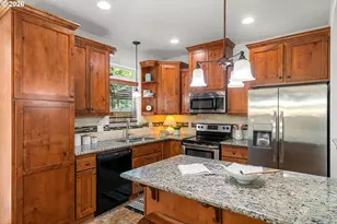 37879 Nettie Connett Dr, Sandy, OR 97055 - Photo 12
