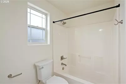 2518 SE 130th Ave, Portland, OR 97236 - Photo 8