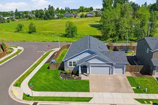 925 Paul St, Mount Angel, OR 97362 - Photo 2