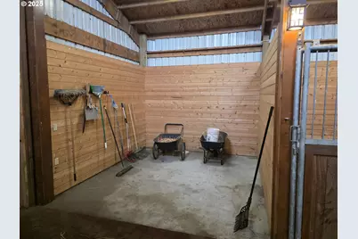 91146 Pioneer Farm Rd, Warrenton, OR 97146 - Photo 12
