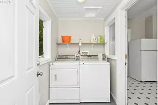 3955 SE Madison St, Portland, OR 97214 - Photo 18