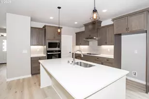 11009 NW 11th Pl, Vancouver, WA 98685 - Photo 14