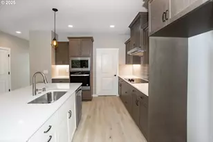 11009 NW 11th Pl, Vancouver, WA 98685 - Photo 10