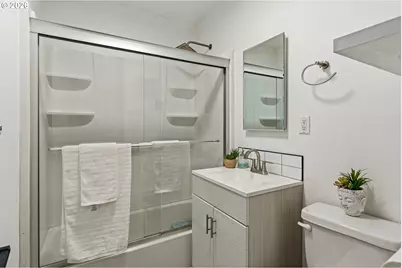 11937 NE Holladay St, Portland, OR 97220 - Photo 6