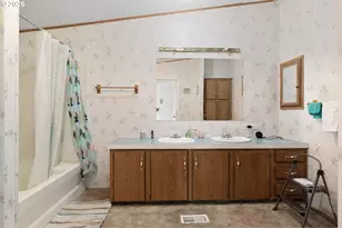 10400 SE Cook Ct, Milwaukie, OR 97222 - Photo 38