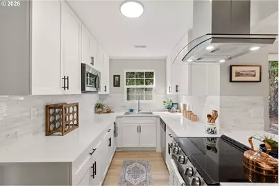 725 SW Taylors Ferry Rd, Portland, OR 97219 - Photo 10