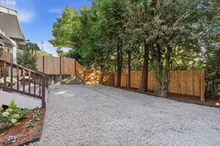 725 SW Taylors Ferry Rd, Portland, OR 97219 - Photo 30