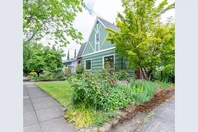 7421 N Jersey St, Portland, OR 97203 - Photo 2