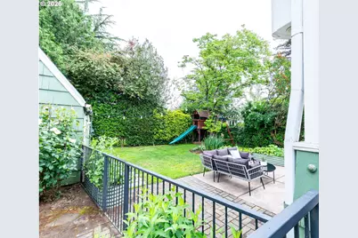 7421 N Jersey St, Portland, OR 97203 - Photo 42