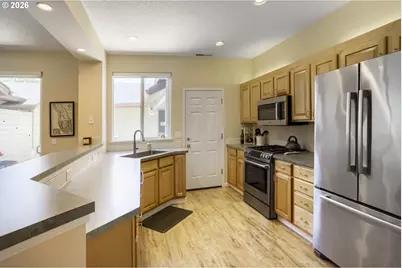 1729 NE 65th Ave, Hillsboro, OR 97124 - Photo 8