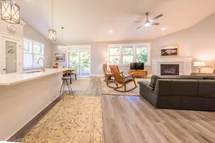 5762 NE Voyage Way, Lincoln City, OR 97367 - Photo 8