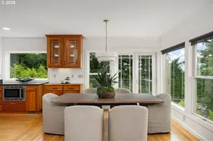 3250 SW Donner Way Ct, Portland, OR 97239 - Photo 8