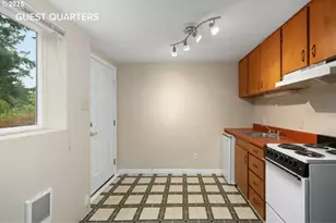 3250 SW Donner Way Ct, Portland, OR 97239 - Photo 38