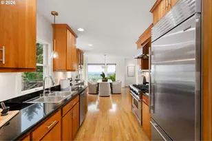 3250 SW Donner Way Ct, Portland, OR 97239 - Photo 12