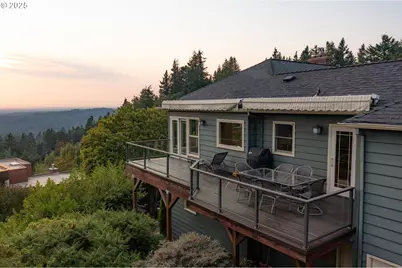 3250 SW Donner Way Ct, Portland, OR 97239 - Photo 1