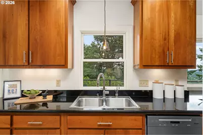 3250 SW Donner Way Ct, Portland, OR 97239 - Photo 14