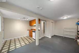 3250 SW Donner Way Ct, Portland, OR 97239 - Photo 38