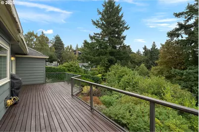 3250 SW Donner Way Ct, Portland, OR 97239 - Photo 18