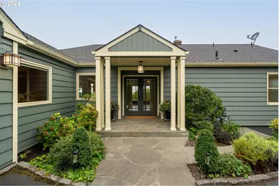 3250 SW Donner Way Ct, Portland, OR 97239 - Photo 2