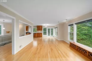 3250 SW Donner Way Ct, Portland, OR 97239 - Photo 8