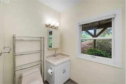 3250 SW Donner Way Ct, Portland, OR 97239 - Photo 32