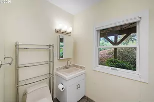 3250 SW Donner Way Ct, Portland, OR 97239 - Photo 32