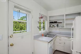 5325-5327 NE Davis St, Portland, OR 97213 - Photo 8