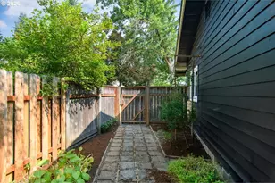12660 SW Douglas St, Portland, OR 97225 - Photo 42