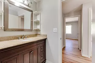 875 W 18th Ave, Eugene, OR 97402 - Photo 20