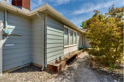 875 W 18th Ave, Eugene, OR 97402 - Photo 4