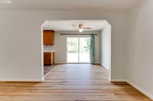 875 W 18th Ave, Eugene, OR 97402 - Photo 8
