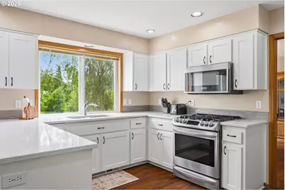 200 N 31st Ave, Cornelius, OR 97113 - Photo 8
