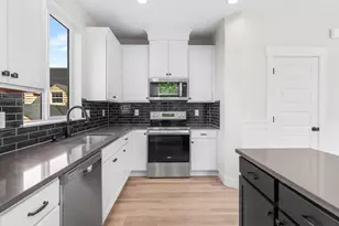 3624 SW Vermont St, Portland, OR 97219 - Photo 6