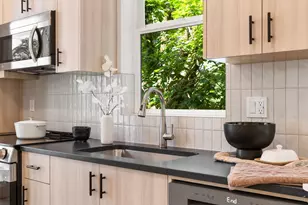 207 NE Going St, Portland, OR 97211 - Photo 8