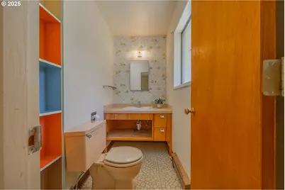 1900 Grant St, North Bend, OR 97459 - Photo 26