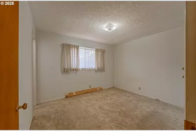 1900 Grant St, North Bend, OR 97459 - Photo 22