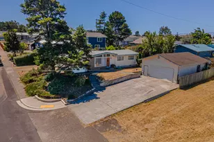 1900 Grant St, North Bend, OR 97459 - Photo 40