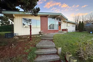 1900 Grant St, North Bend, OR 97459 - Photo 2