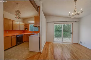 1900 Grant St, North Bend, OR 97459 - Photo 12