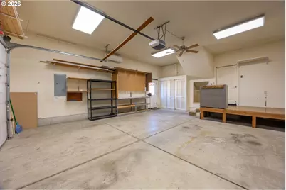 310 Ashwood St, Sutherlin, OR 97479 - Photo 26