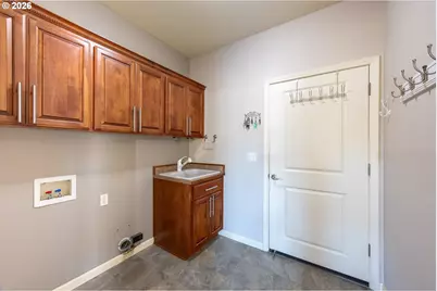 310 Ashwood St, Sutherlin, OR 97479 - Photo 10