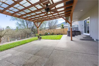 310 Ashwood St, Sutherlin, OR 97479 - Photo 32